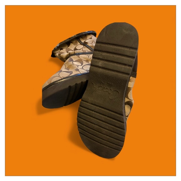 Coach Nikole Fuzzy Boots - Picture 3 of 8